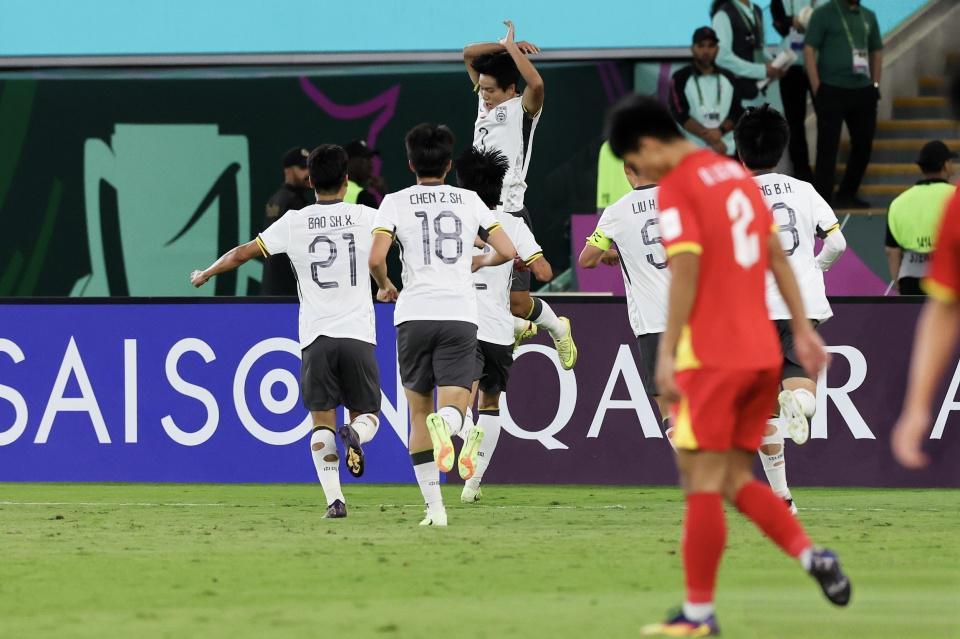 华体会官网-感谢崔康熙！他上赛季的病退，让中国U23拥有了一名带刀后卫